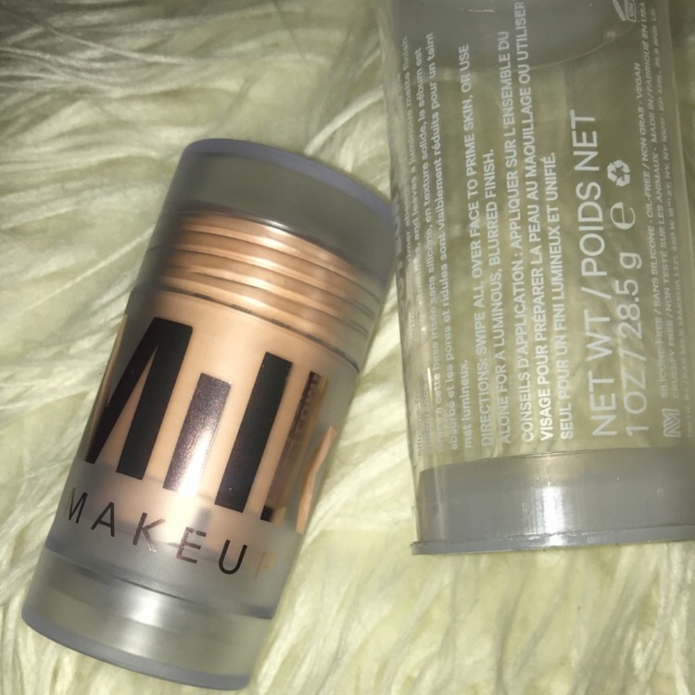 Milk luminous blur stick